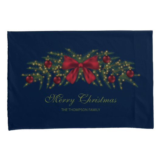 赤い弓とバウブルを持つクリスマスガーランド 枕カバー (正面右)