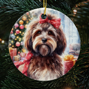 赤い弓のクリスマスを持つ愛らしい茶色のハバナ犬 セラミックオーナメント