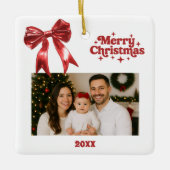 赤い弓の白いクリスマス写真 セラミックオーナメント (正面)