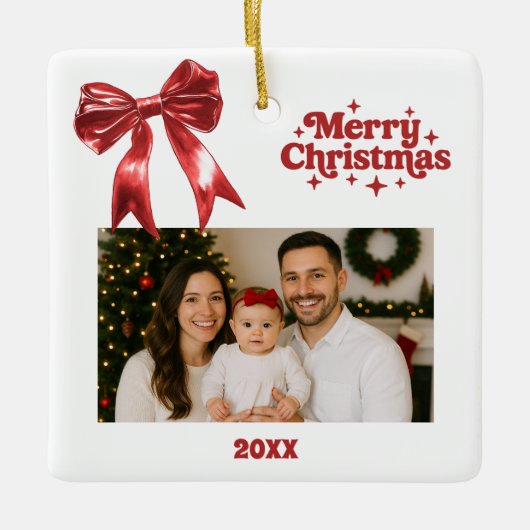 赤い弓の白いクリスマス写真 セラミックオーナメント (正面)