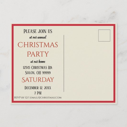 赤い弓を着て座るクリスマスの子猫 インビテーションポストカード (裏面)