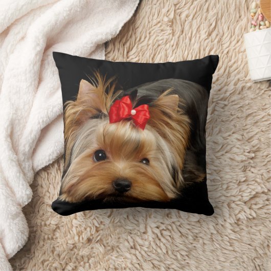 赤い弓枕とのヨークシャーテリア クッション (ブランケット)