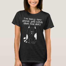 赤い忙し丸のTシャツが見える Tシャツ