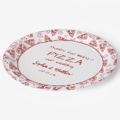 赤い手結婚で引いたパーティーの後のイタリアンピザ ペーパープレート (アングル)