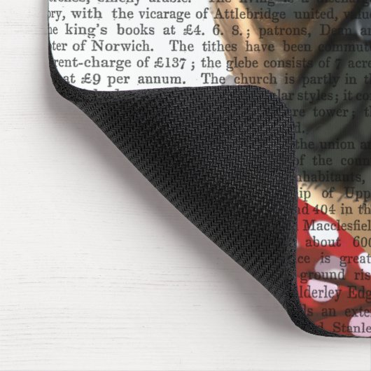 赤い斑点のあるボウタイ付きパグ マウスパッド (コーナー)