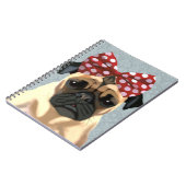 赤い斑点状の弓を頭2に付けたパグ ノートブック (左側)