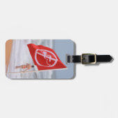 赤い旗のビーチ- – フロリダ ラゲッジタグ (正面横)