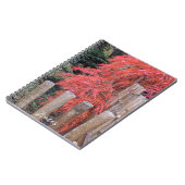 赤い日本のもじ葉と竹のフェンス ノートブック (左側)