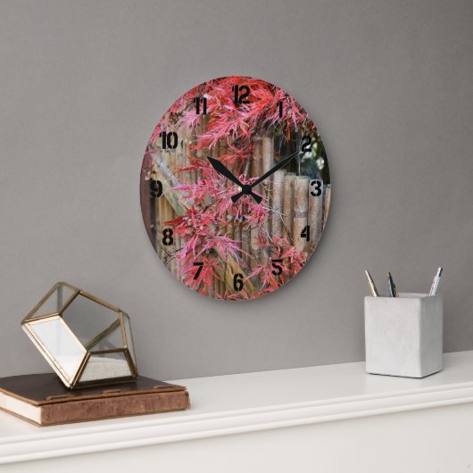 赤い日本のもじ葉ろと竹 ラージ壁時計 (オフィス)