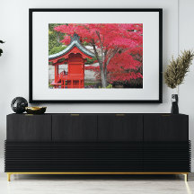 赤い日本のメープル葉とガーデンの神社