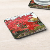 赤い日本の楓と庭の神社 コースター (左側)