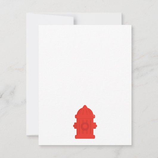 赤い普通消防車、かわいい犬および男の子の誕生会 招待状 (裏面)