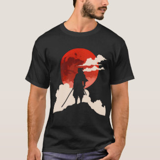 赤い月に映えるサムライのシルエット Tシャツ