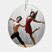 赤い服のオスおよびメスのモダンなダンサー セラミックオーナメント (左)