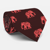 赤い服を着た象（暗い時） ネクタイ (ロール)
