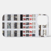 赤い東洋文字の建物を持つ灰色の多層階 Case-Mate iPhoneケース (裏面 (横))