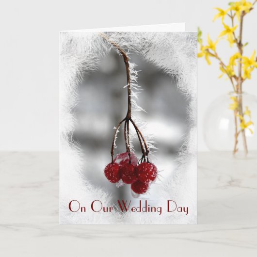 赤い果実と霜の私たちの結婚式の日 カード (黄色い花)