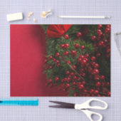 赤い果実を持つクリスマスリース 薄葉紙 (クラフト)