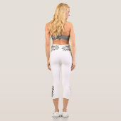 赤い果実を持つ白いホリースプリグ カプリレギンス (裏面)