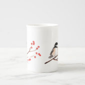 赤い果実を持つ《鳥》アメリカゴガラ-独身のな枝 ボーンチャイナマグカップ (正面)