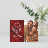赤い格子模様のモノグラム写真クリスマス シーズンポストカード (スタンド正面)