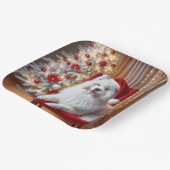 赤い椅子にサンタ・サモエドの犬 ペーパープレート (傾斜あり)