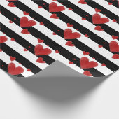 赤い水彩画のハートは及び縞で飾ります ラッピングペーパー (角)