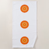 赤い法輪（仏教美術） ビーチタオル (正面)