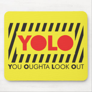 赤い注意を用いるYOLO マウスパッド