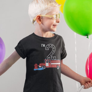 赤い消防士の2歳誕生日少年Tシャツ トドラーTシャツ