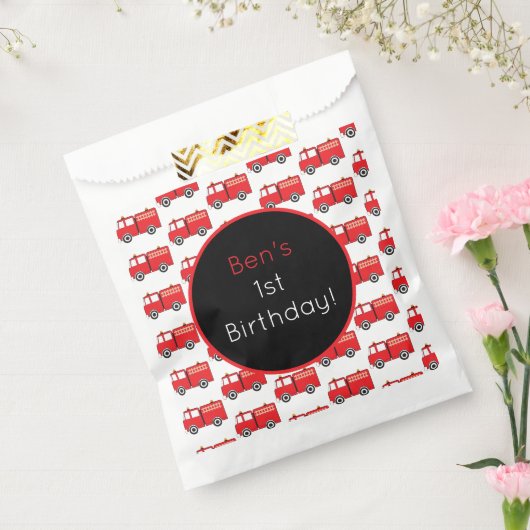 赤い消防車のパターン フェイバーバッグ (封をした状態)