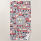 赤い消防車の消防士の子供たちパーソナライズされた ビーチタオル (正面)