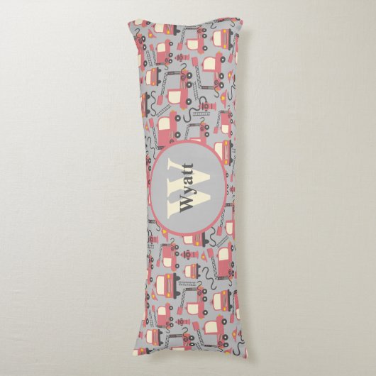 赤い消防車の消防士の子供たちパーソナライズされた ボディピロー (正面縦)