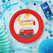 赤い消防車の消防士の誕生日パーティー ペーパープレート (パーティー)