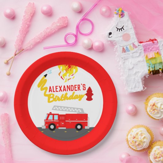 赤い消防車の消防士の誕生日パーティー ペーパープレート (パーティー)