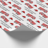 赤い消防車及び帽子パーソナライズされた誕生日 ラッピングペーパー (角)