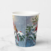 赤い深紅色とホリーが雪の中 紙コップ (右)