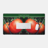 赤い熟した庭のトマトのつる植物 パーソナライズされた デスクマット (キーボード&マウス)
