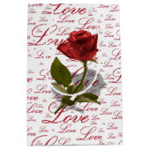 赤い独身のバラの写真 – 愛タイポグラフィ模様 ミディアムペーパーバッグ (正面)