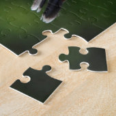 赤い猫背のタカ（緑の背景あり） ジグソーパズル (側面)