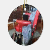 赤い理髪店の椅子 セラミックオーナメント (左)