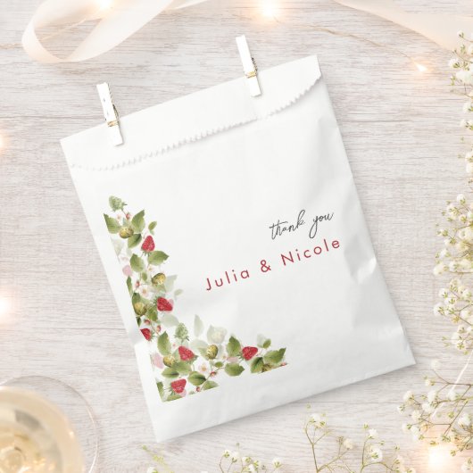 赤い甘い野生のイチゴの結婚花 フェイバーバッグ (クリップ留めされた状態)