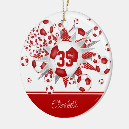 赤い白いサッカーボールが輝パーソナライズされたく セラミックオーナメント (左)