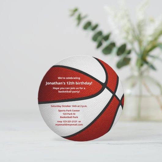赤い白いバスケットボールをテーマにした誕生日パーティー 案内状 (スタンド正面)