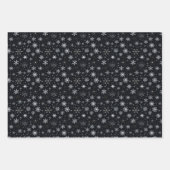 赤い白い紫の雪の結晶ブラッククリスマス ラッピングペーパーシート (正面2)