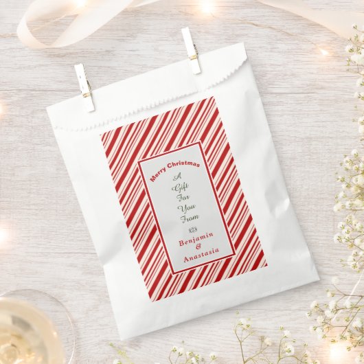 赤い白い陽気なクリスマスの好意をパーソナライズ フェイバーバッグ (クリップ留めされた状態)
