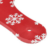 赤い白い雪の模様の上にホリーベリー カッティングボード (角)