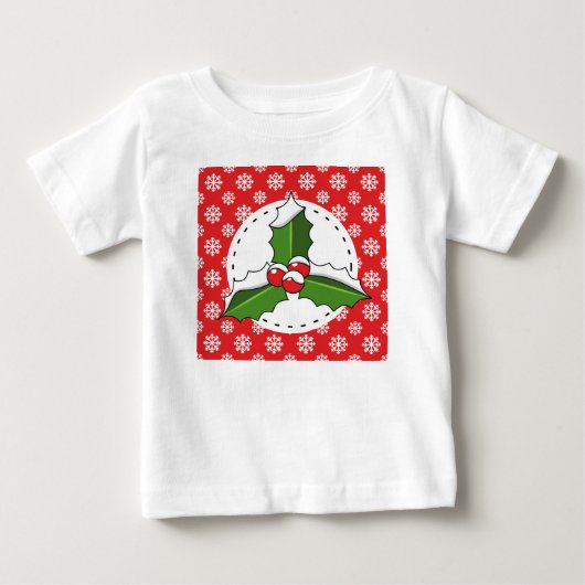 赤い白い雪の模様の上にホリーベリー ベビーTシャツ (正面)