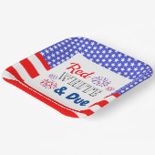 赤い白と赤ちゃんシャワー ペーパープレート (傾斜あり)