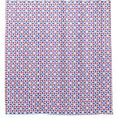 赤い白と青のタイルパターン シャワーカーテン (正面)